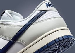 Nike Dunk Low Rivalry New York Yankees Heel