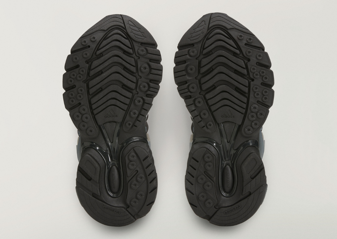 adidas Adistar Jellyfish Pharrell Williams Triple Black - Bottom