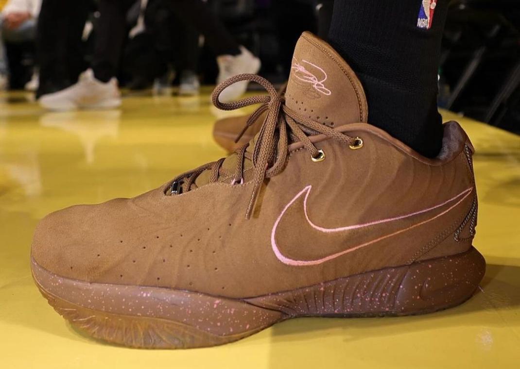 UNKNWN x Nike LeBron 21 Lateral