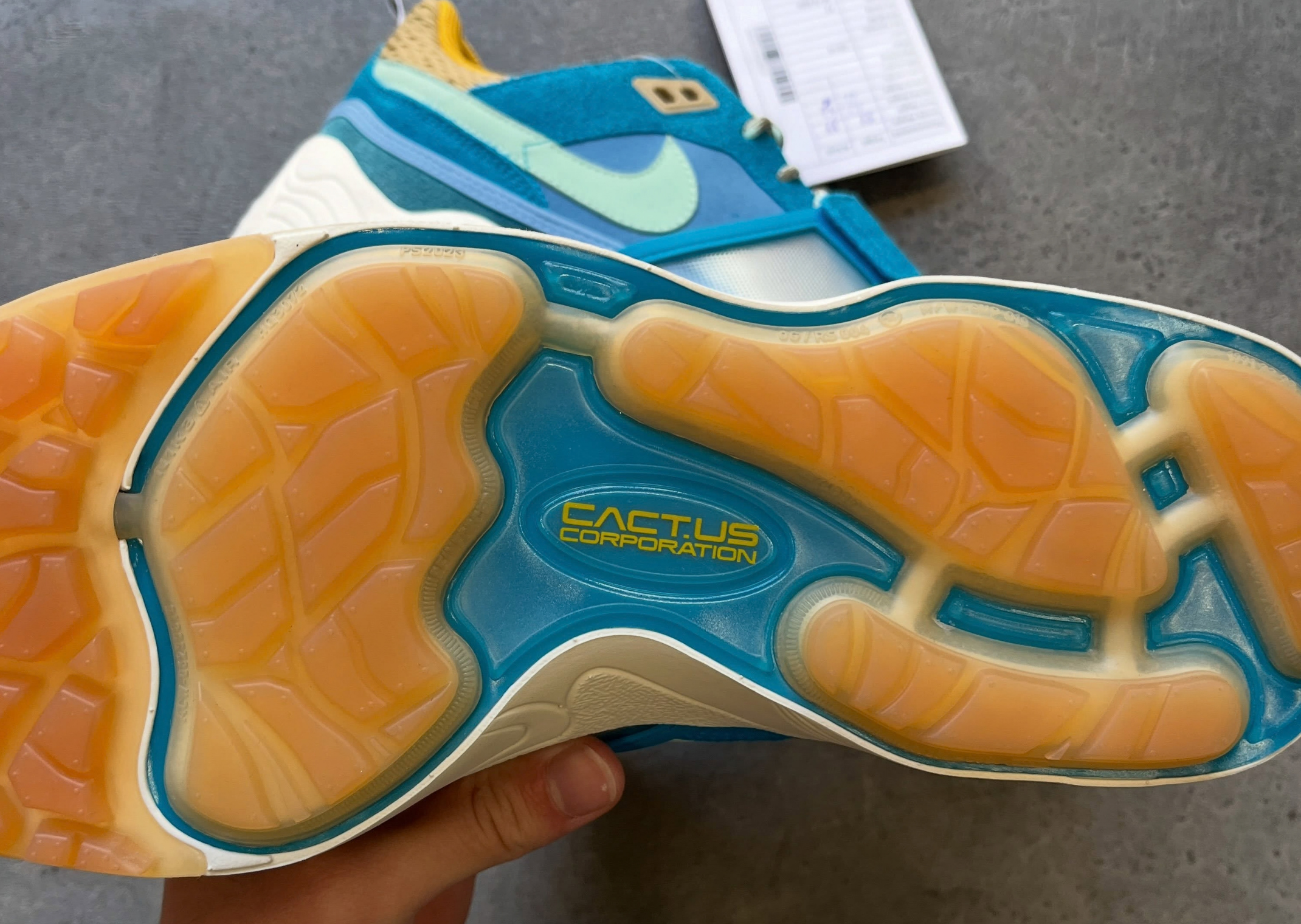 Travis Scott x Nike Zoom Field Jaxx Sample