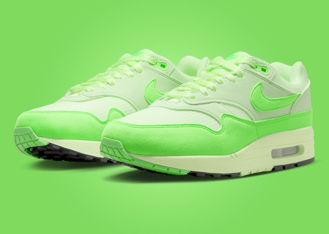 Nike Air Max 1 '87 High Saturation (W) Angle