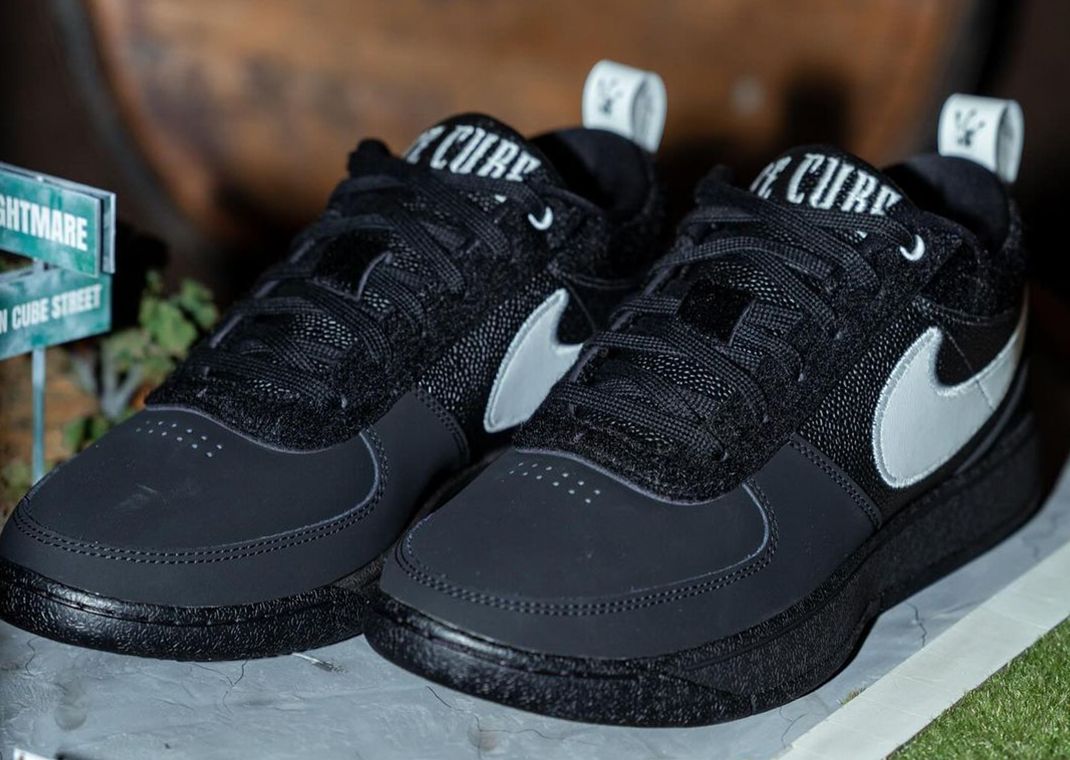 NIKE Book1カスタム Ice Cube Gifted Custom Nike Book 1 For his Nightmare on Cube