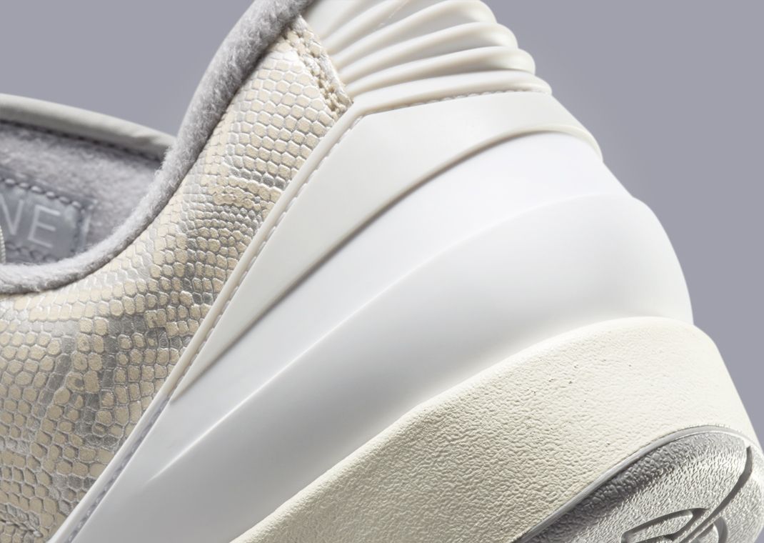 Air Jordan 2 Retro Low Python Heel Detail