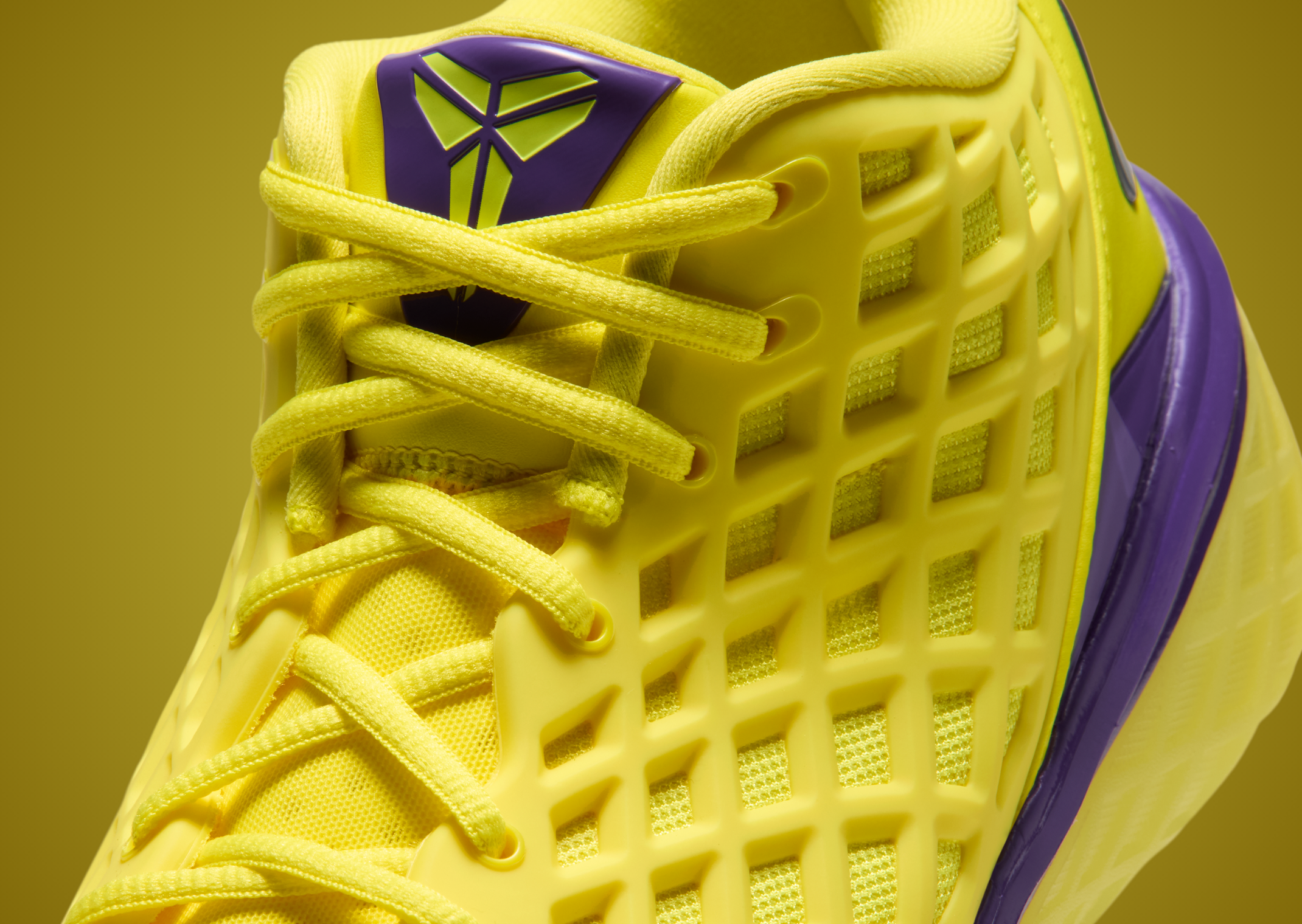 Nike Kobe 3 Low Protro Dynamic Yellow laces