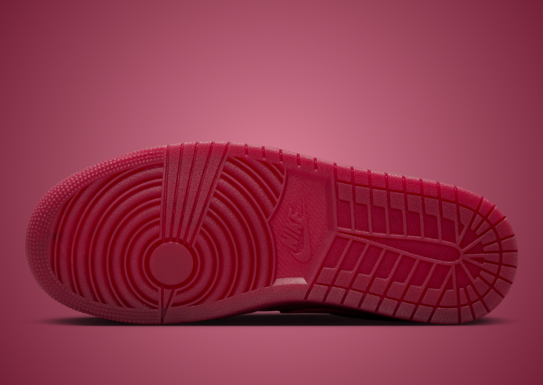 Air Jordan 1 Low SE Valentine’s Day (W) - Bottom