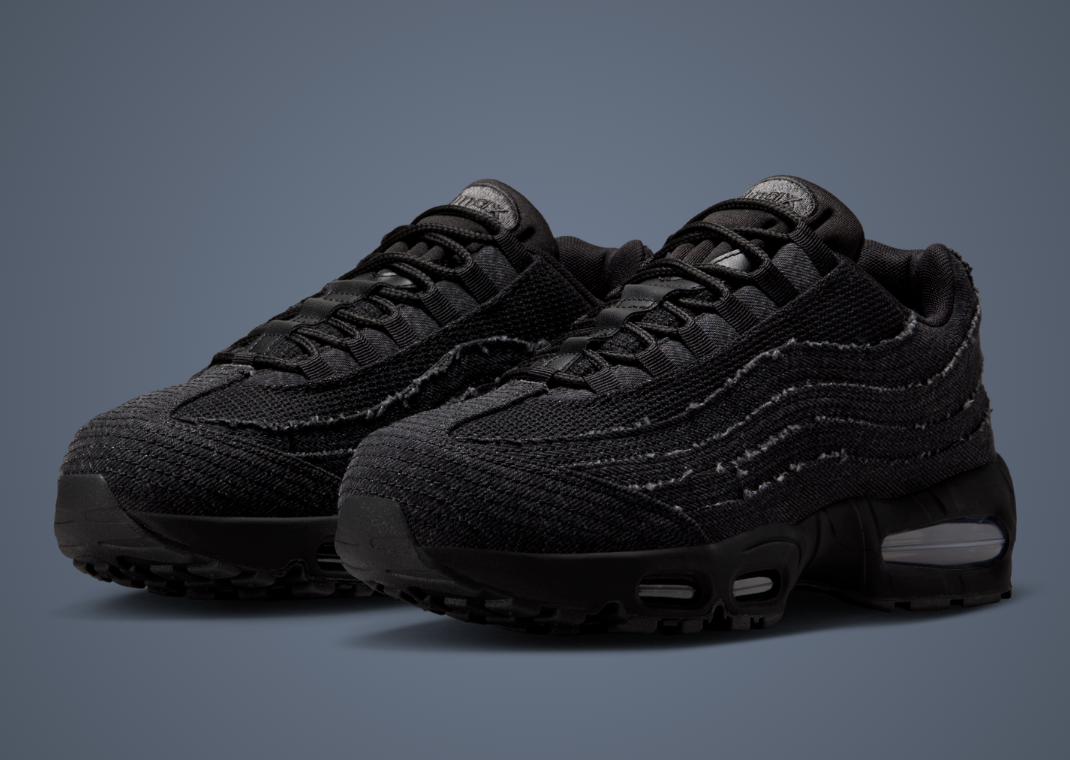 Levi’s x Nike Air Max 95 OG Black Angle