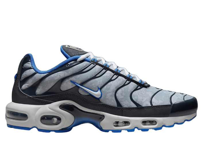 Nike Air Max Plus Social F.C.