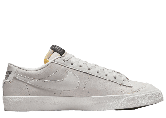 ★[NIKE]★Blazer Low '77 PRM Halloween★25~28 CM★ Blazer Low '77 'Halloween' (DQ7671-001) Release Date. Nike SNKRS