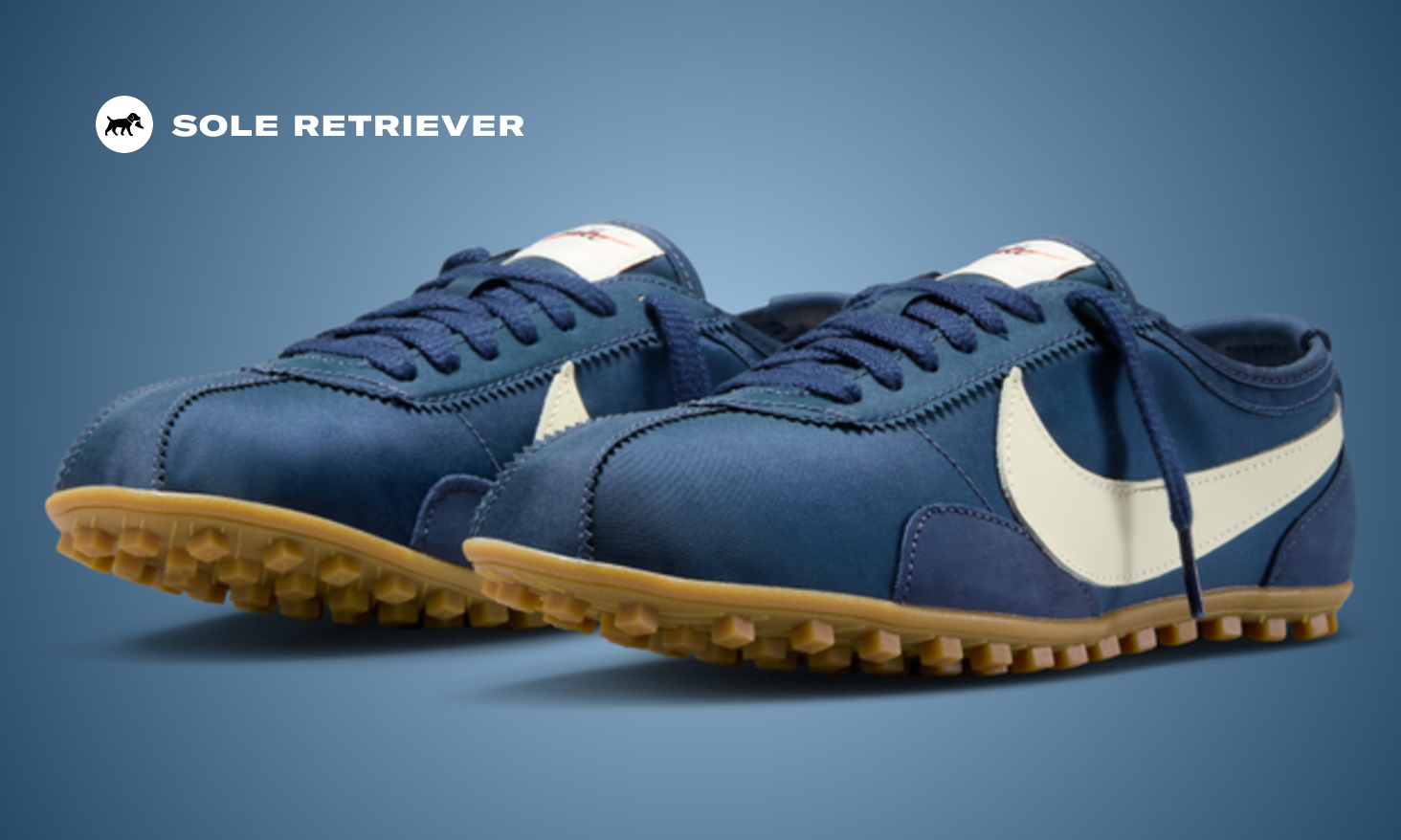 【emmi】NIKE MOON SHOE navy Official Images of the Midnight Navy Nike Moon Shoe are Interstellar