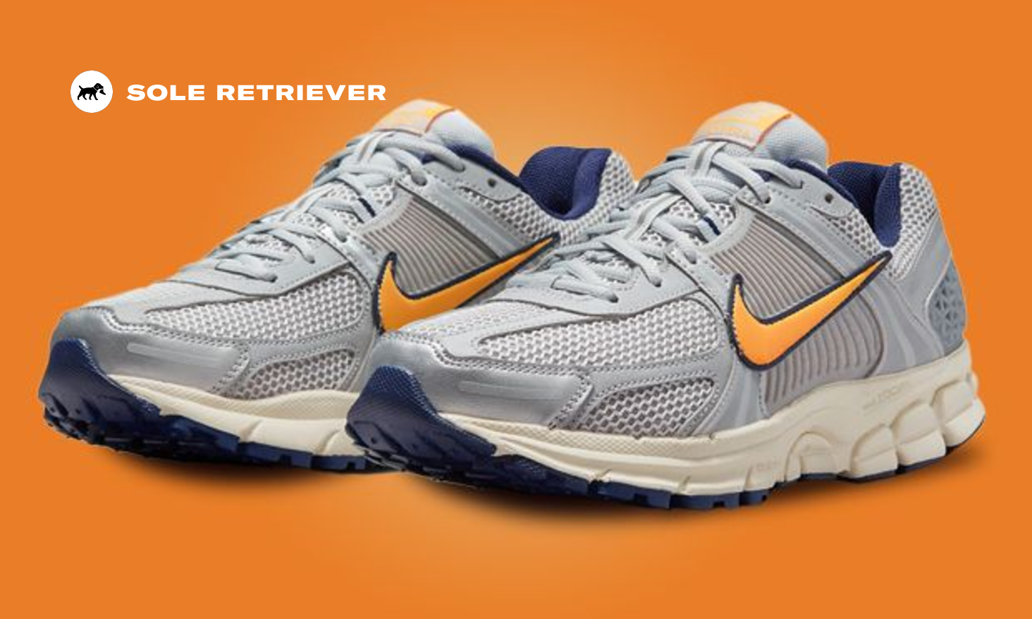 人気 ☆NIKE☆ ZOOM VOMERO 5 PURE PLATINUM AND LASER ORANGE This Nike Zoom Vomero 5 Features Accenting His Of Laser Orange