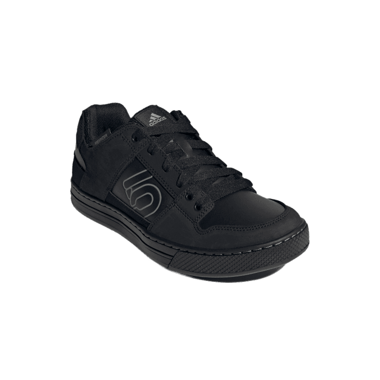 adidas Five Ten Freerider DLX Mountain Bike Shoes Core Black Angle 2
