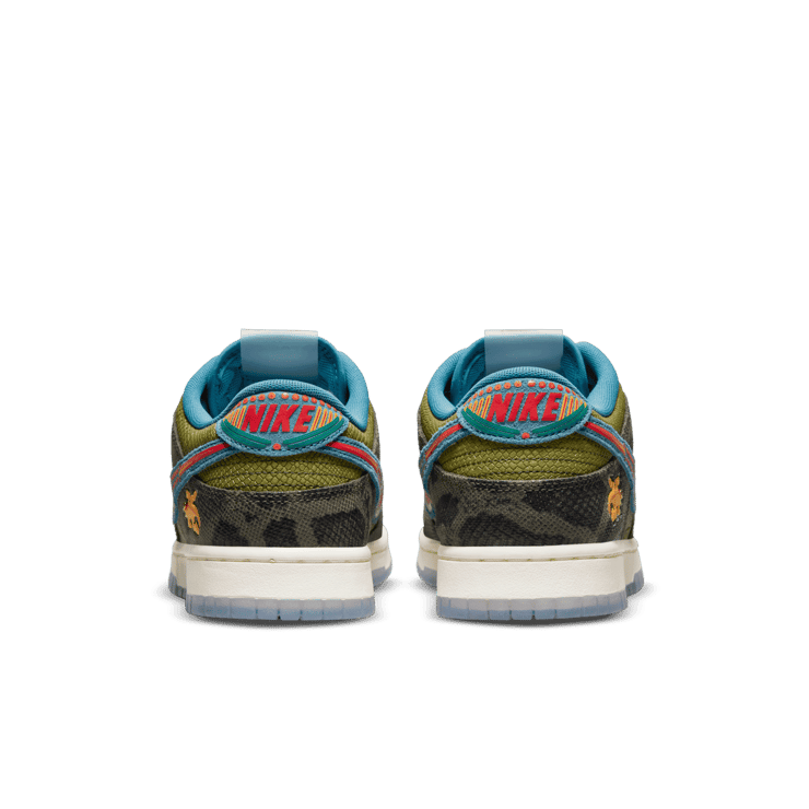 Nike Dunk Low Siempre Familia Angle 3