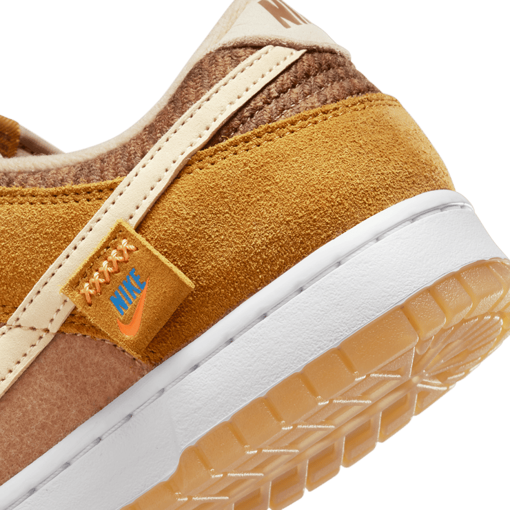 Nike Dunk Low SE Teddy Bear Parline Angle 5