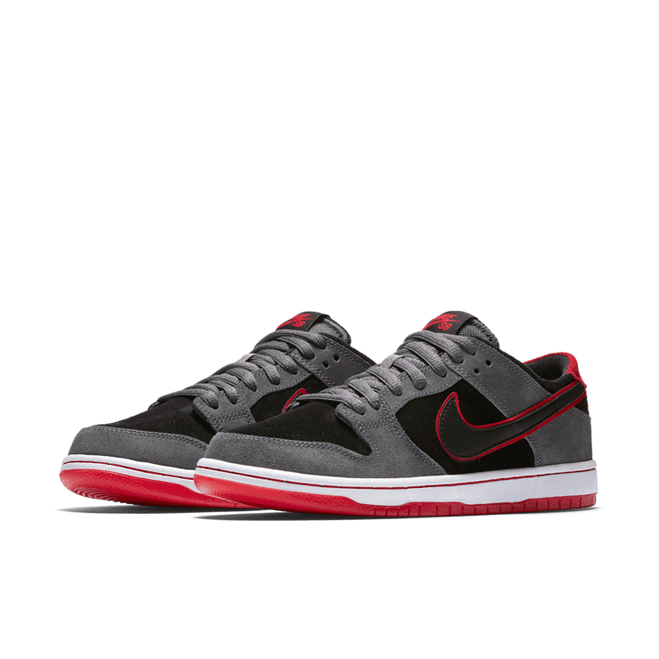 Nike SB Dunk Low Ishod Wair Dark Grey Angle 2