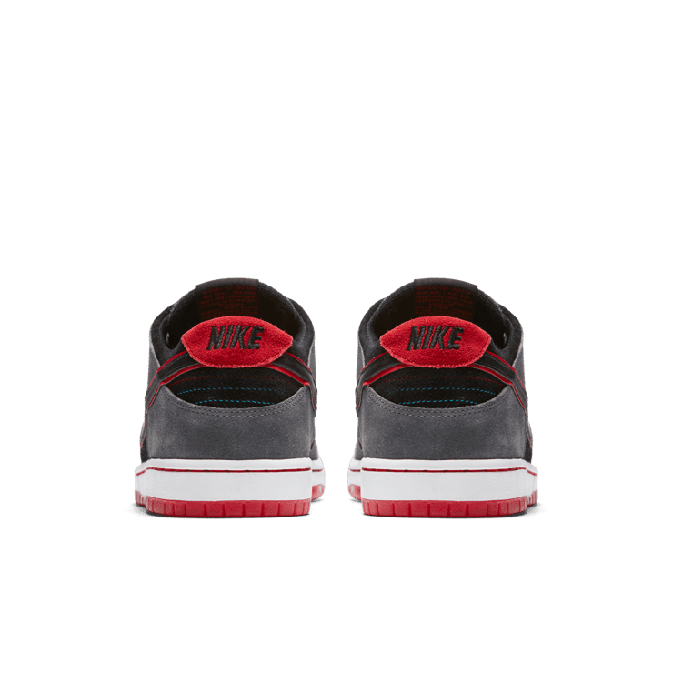 Nike SB Dunk Low Ishod Wair Dark Grey Angle 3