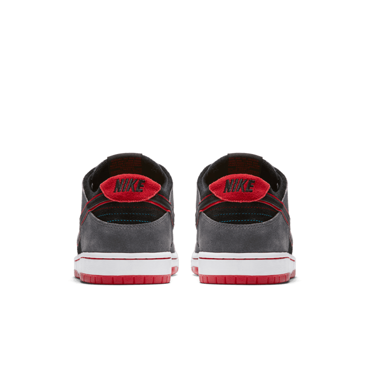 Nike SB Dunk Low Ishod Wair Dark Grey Angle 3