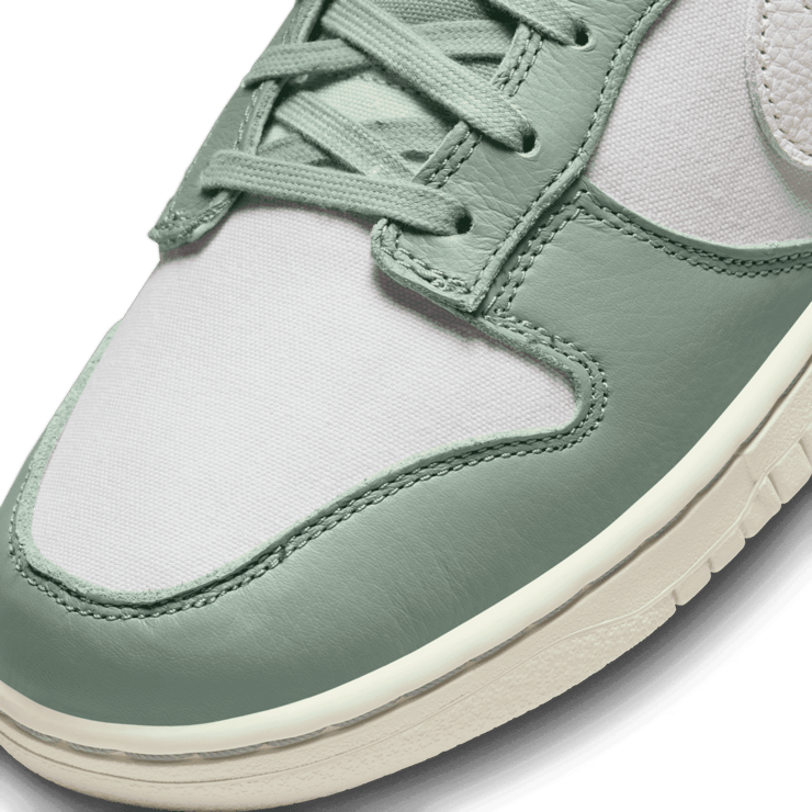 Nike Dunk Low Mica Green Angle 4