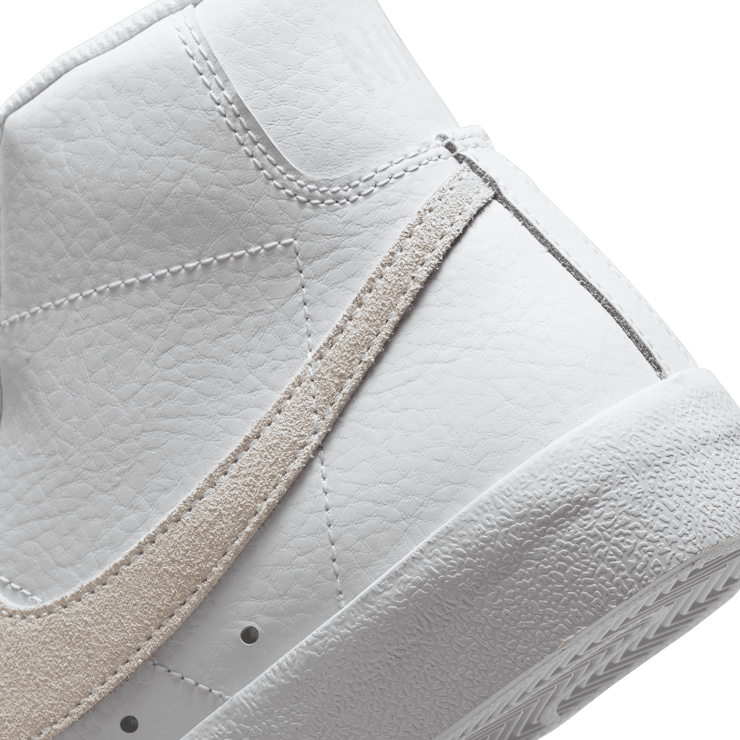 Nike Blazer Mid 77 Bling White Sail (W) Angle 5