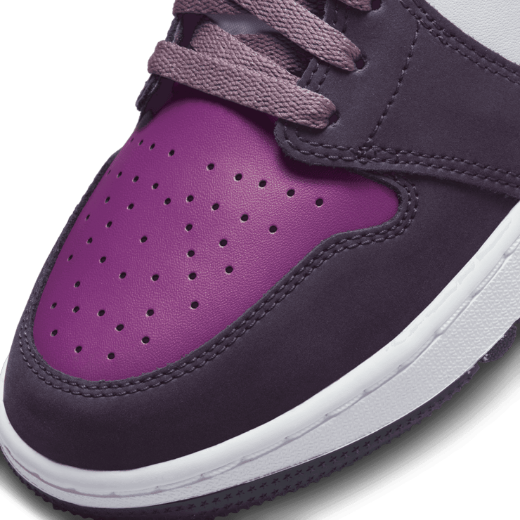 Air Jordan 1 Low Golf Cave Purple Angle 4