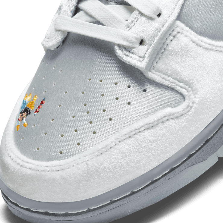 Nike Dunk Low Ice Angle 4