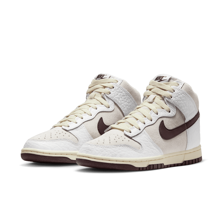 Nike Dunk High Light Orewood Brown (W) Angle 2