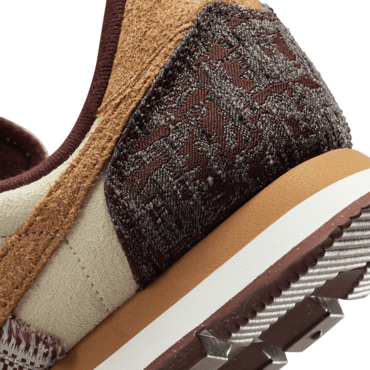 Nike Air Pegasus 83 NAI-KE (W) Angle 5