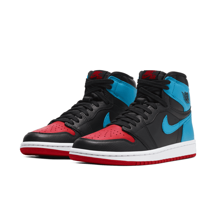 Air Jordan 1 Retro High OG UNC To Chi Leather (W) Angle 2