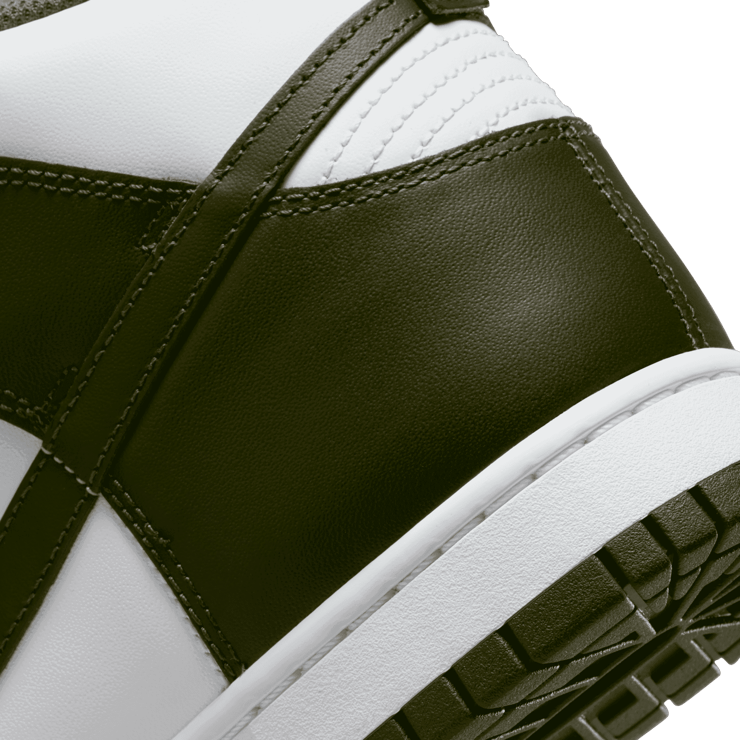 Nike Dunk High Cargo Khaki Angle 5