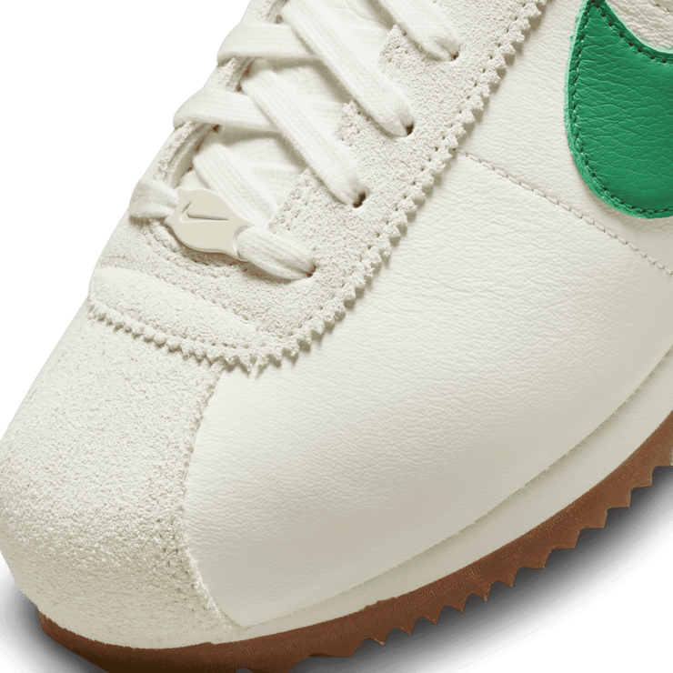 Nike Cortez Sail Lucky Green Angle 4