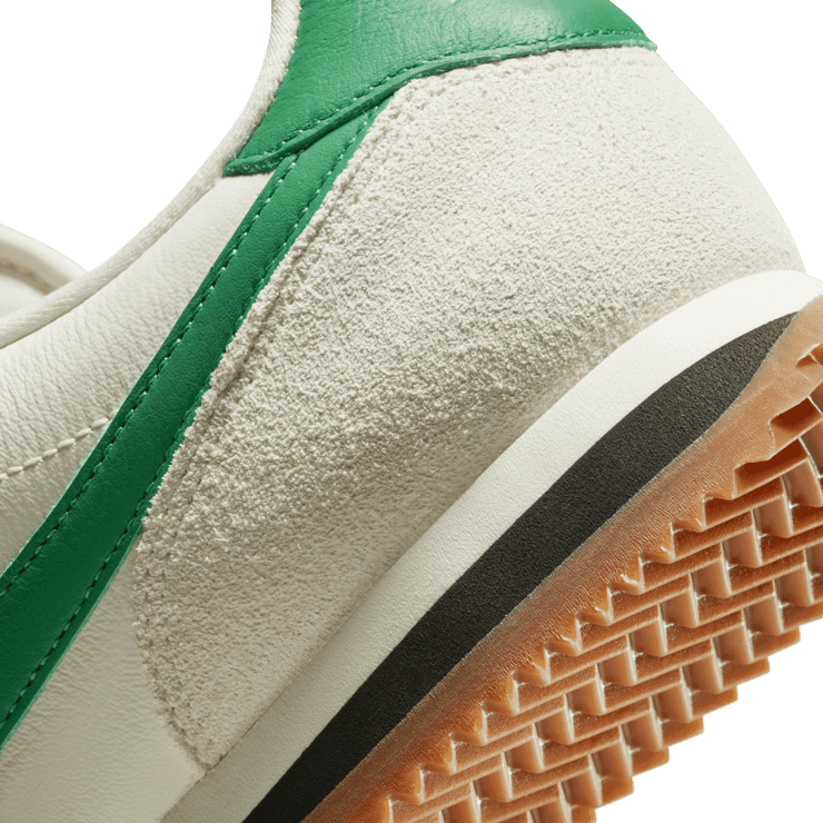 Nike Cortez Sail Lucky Green Angle 5