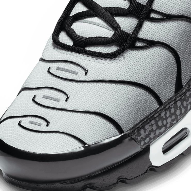 Nike Air Max Plus Kiss My Airs Angle 4