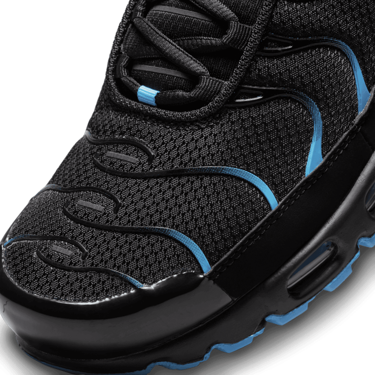 Nike Air Max Plus Black University Blue Angle 4