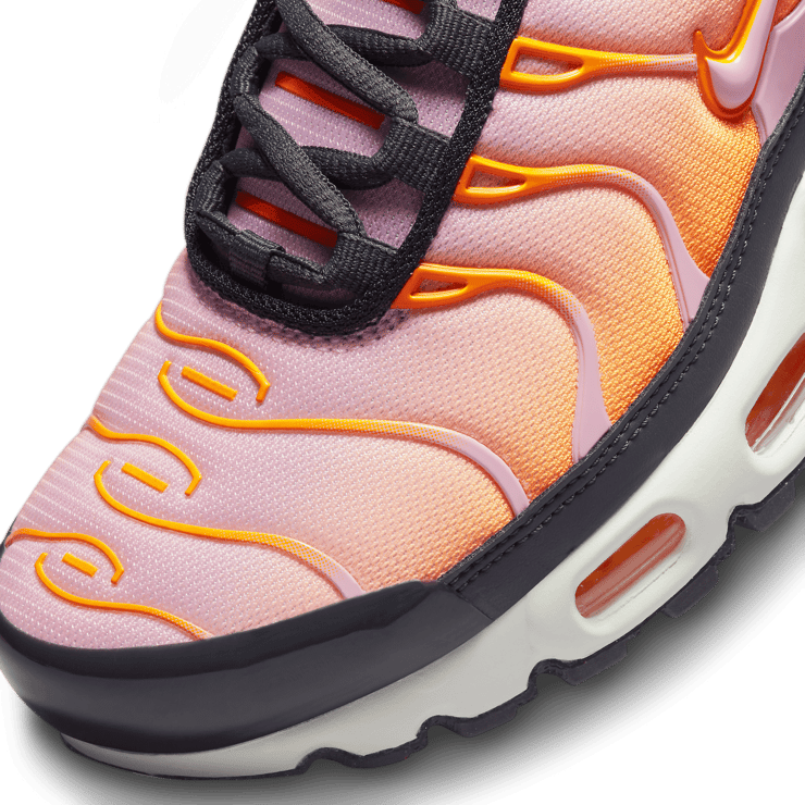 Nike Air Max Plus Dusk Angle 4