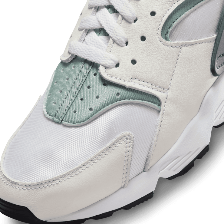 Nike Air Huarache Photon Dust Mica Green (W) Angle 4