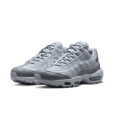 Nike Air Max 95 Wolf Grey Midnight Navy Angle 2