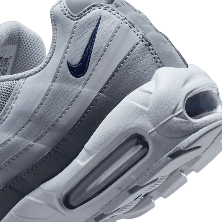 Nike Air Max 95 Wolf Grey Midnight Navy Angle 5