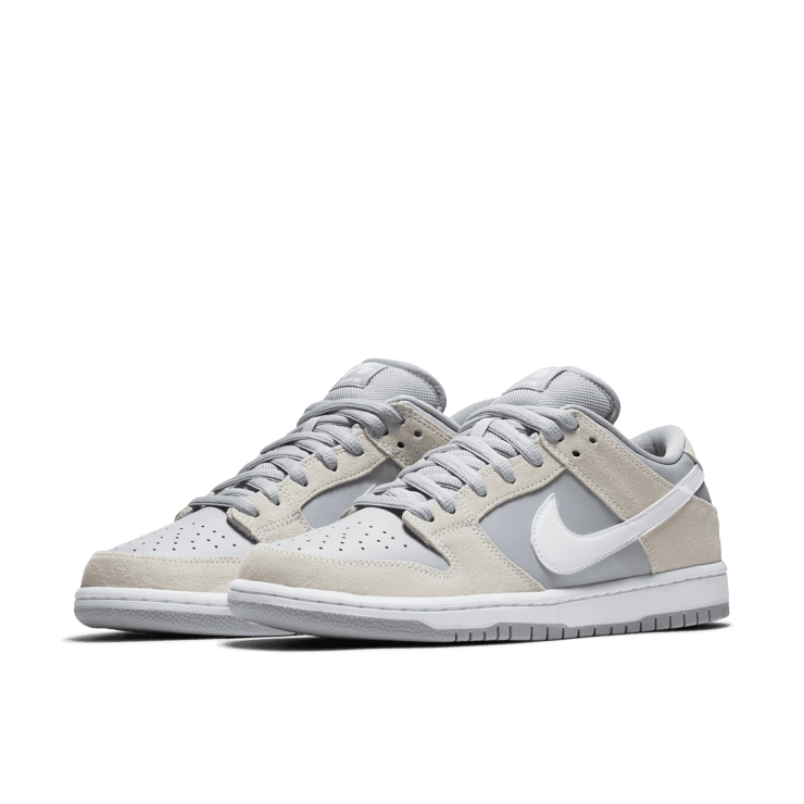 Nike SB Dunk Low Summit White Wolf Grey Angle 2