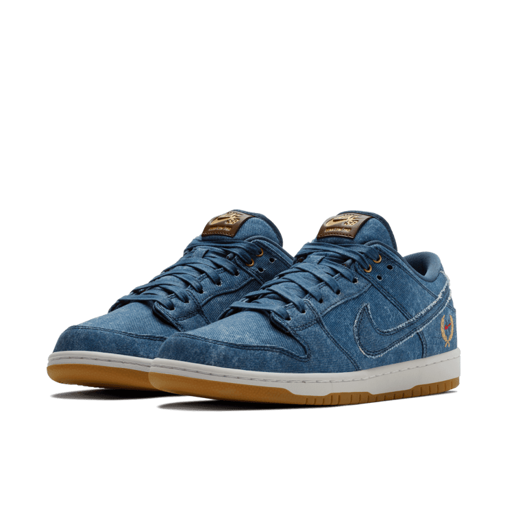 Nike SB Dunk Low Rivals Pack (East) Angle 2