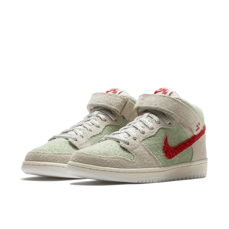 Nike SB Dunk Mid White Widow Angle 2