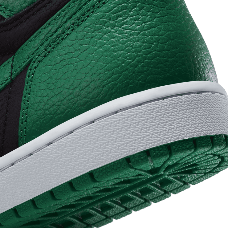 Air Jordan 1 Retro High OG Pine Green Angle 5