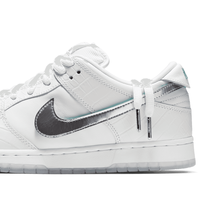 Nike SB Dunk Low Diamond Supply Co White Diamond Angle 5