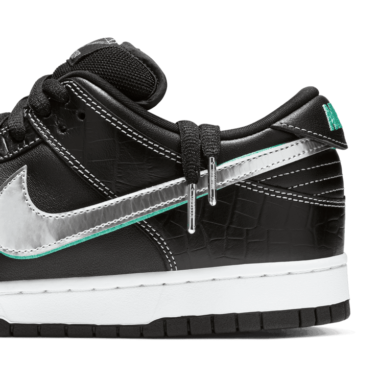 Nike SB Dunk Low Diamond Supply Co Black Diamond Angle 6