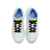 Air Jordan 1 Mid SE TPU (GS) Angle 1