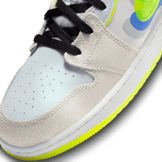 Air Jordan 1 Mid SE TPU (GS) Angle 4