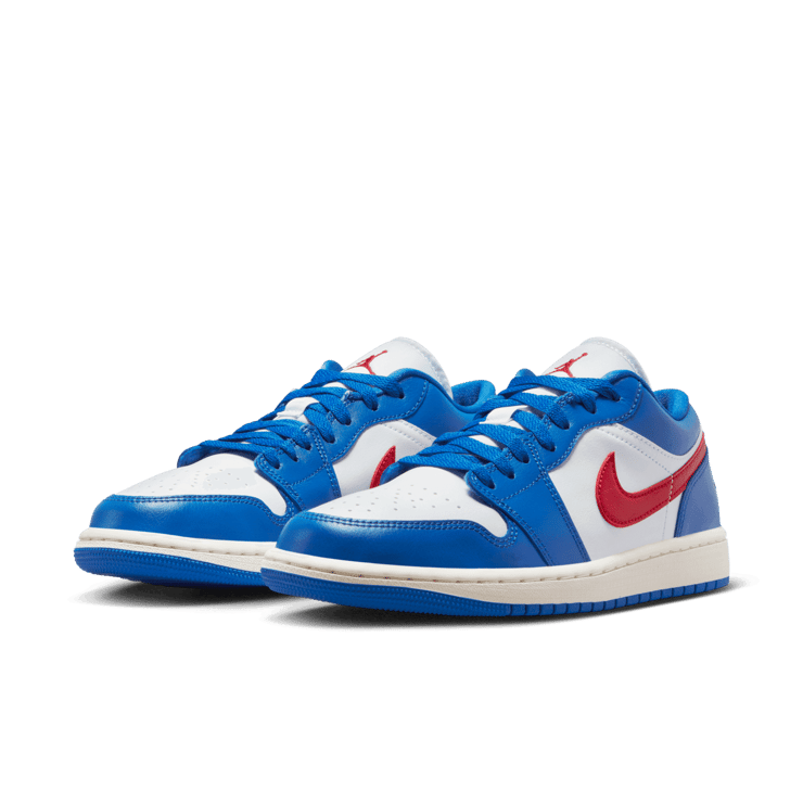 Air Jordan 1 Low Pistons (W) Angle 2