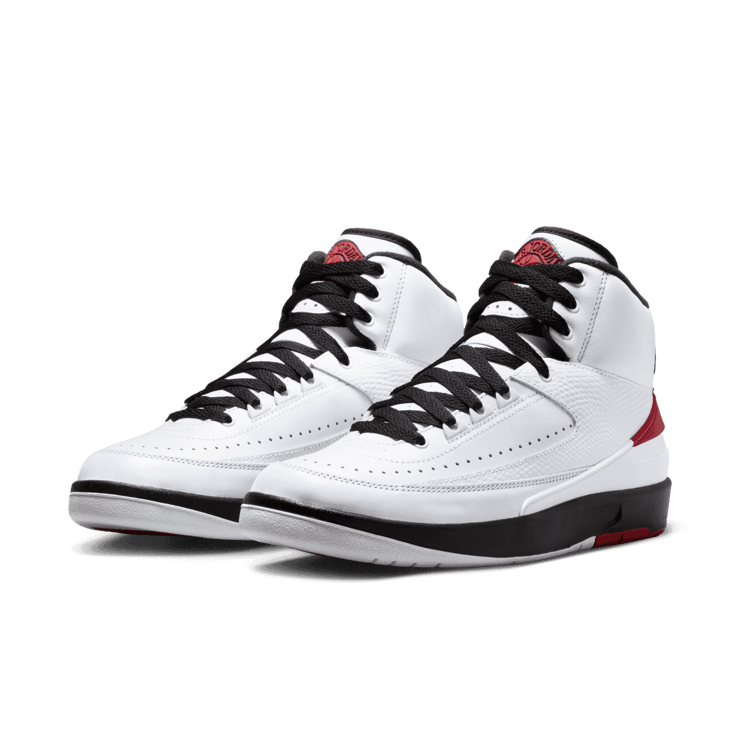 Air Jordan 2 Retro OG (W) Angle 2