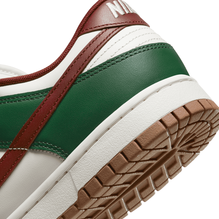 Nike Dunk Low Gorge Green Angle 5