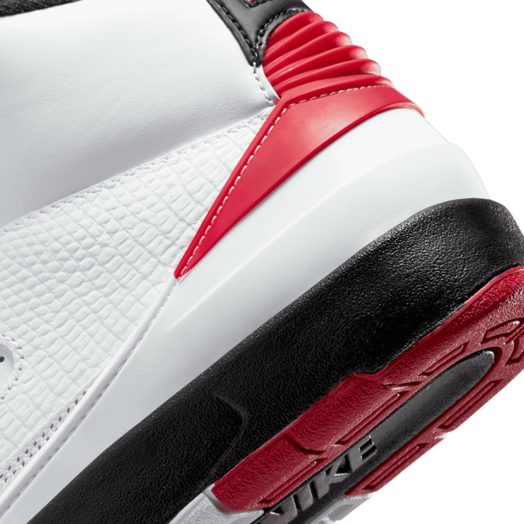 Air Jordan 2 Retro OG (GS) Angle 5