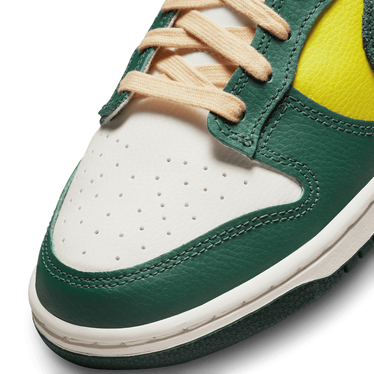 Nike Dunk Low Noble Green Angle 4