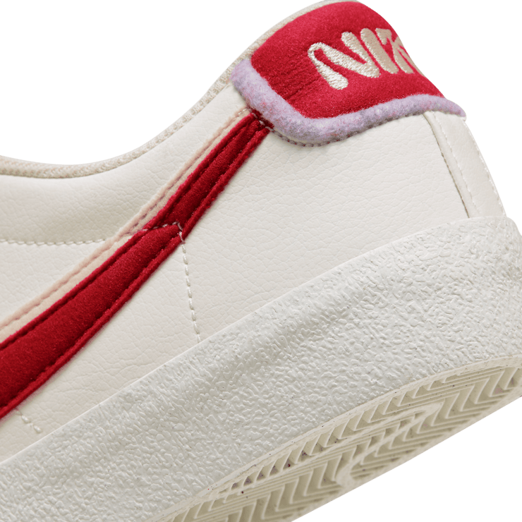 Nike Blazer Low 77 Retro Logo Sail Gym Red Angle 5